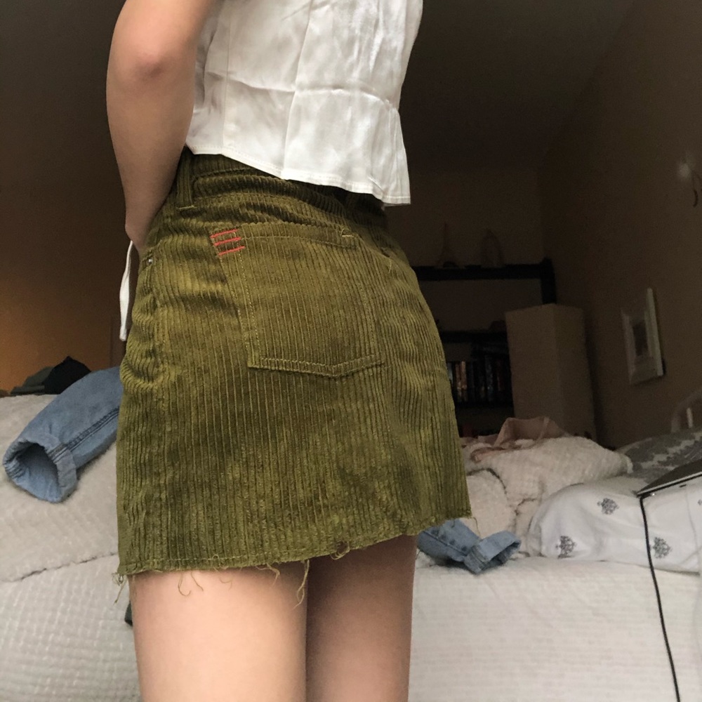 olive green corduroy mini urban outfitters skirt - Picture 2 of 3